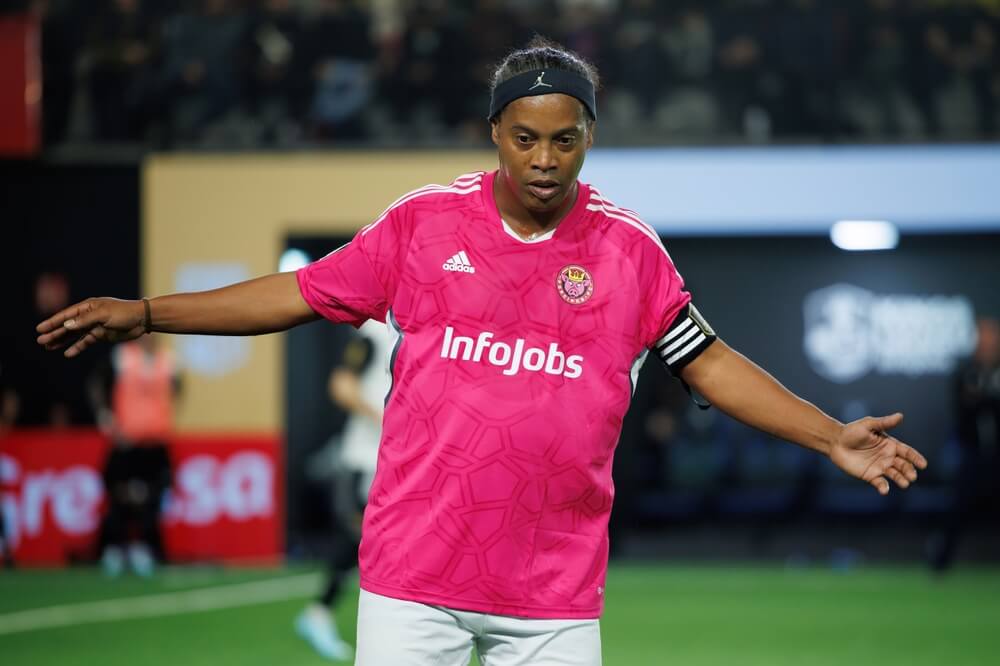 3 najbardziej pamiętne mecze Ronaldinho - poznaj kluczowe spotkania w karierze tego brazylijskiego magika piłki nożnej!